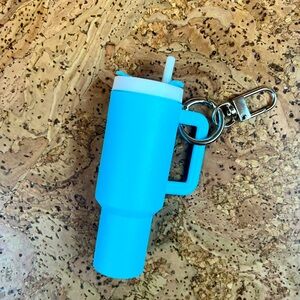 🥤Mini Stanley inspired keychain with chapstick storage👌✅